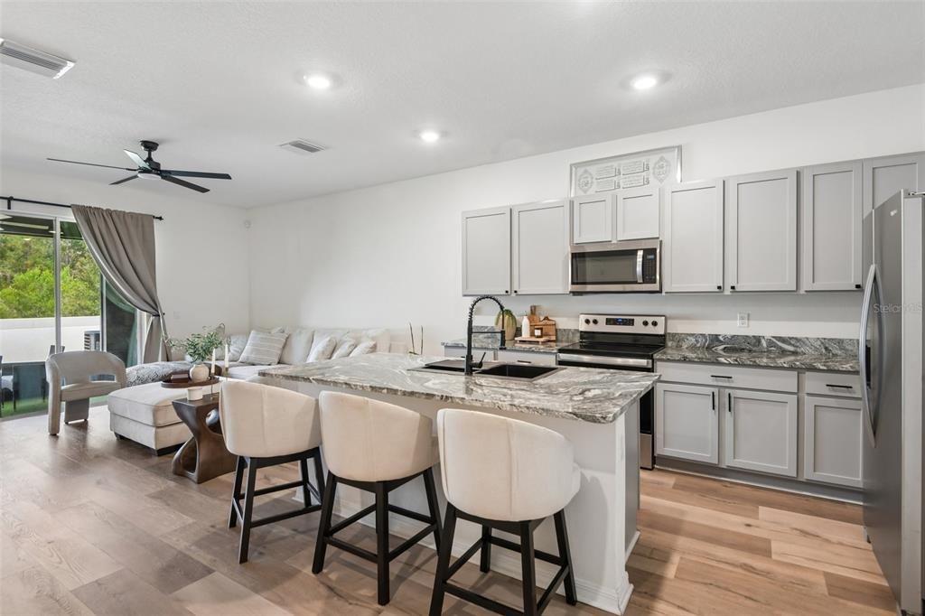 For Rent: $2,500 (3 beds, 2 baths, 1673 Square Feet)