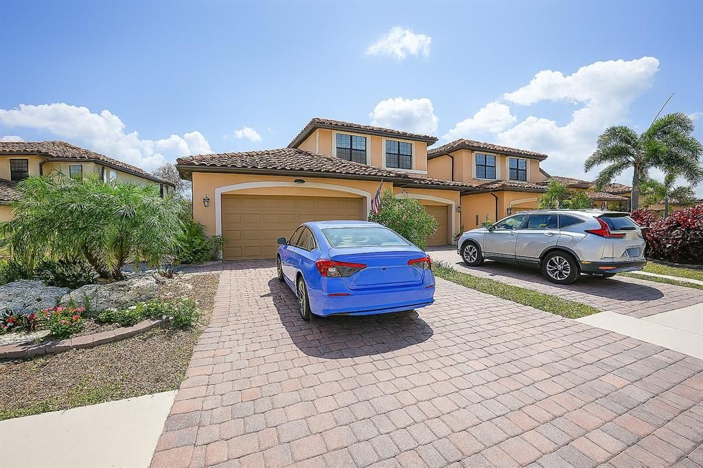 For Sale: $349,000 (3 beds, 2 baths, 1706 Square Feet)