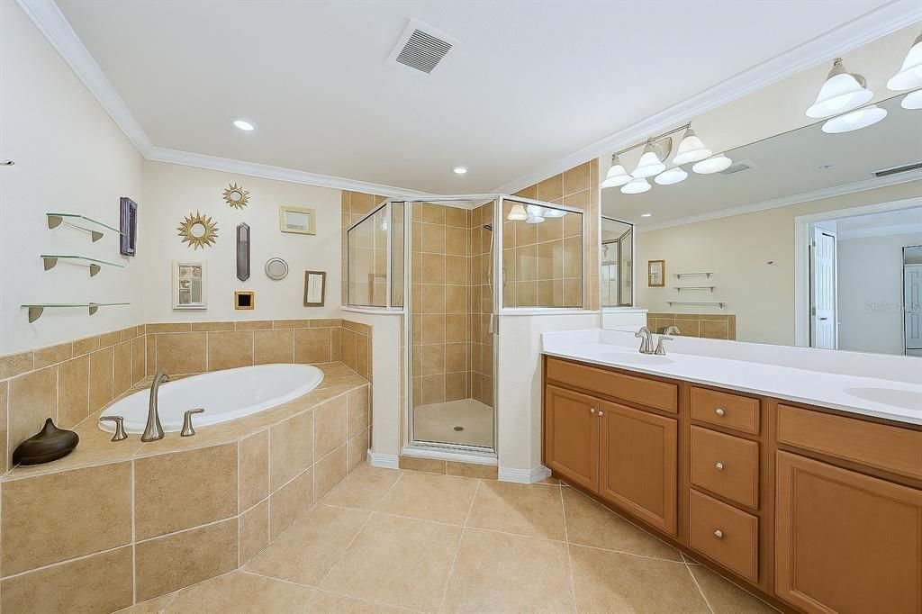 For Sale: $349,000 (3 beds, 2 baths, 1706 Square Feet)