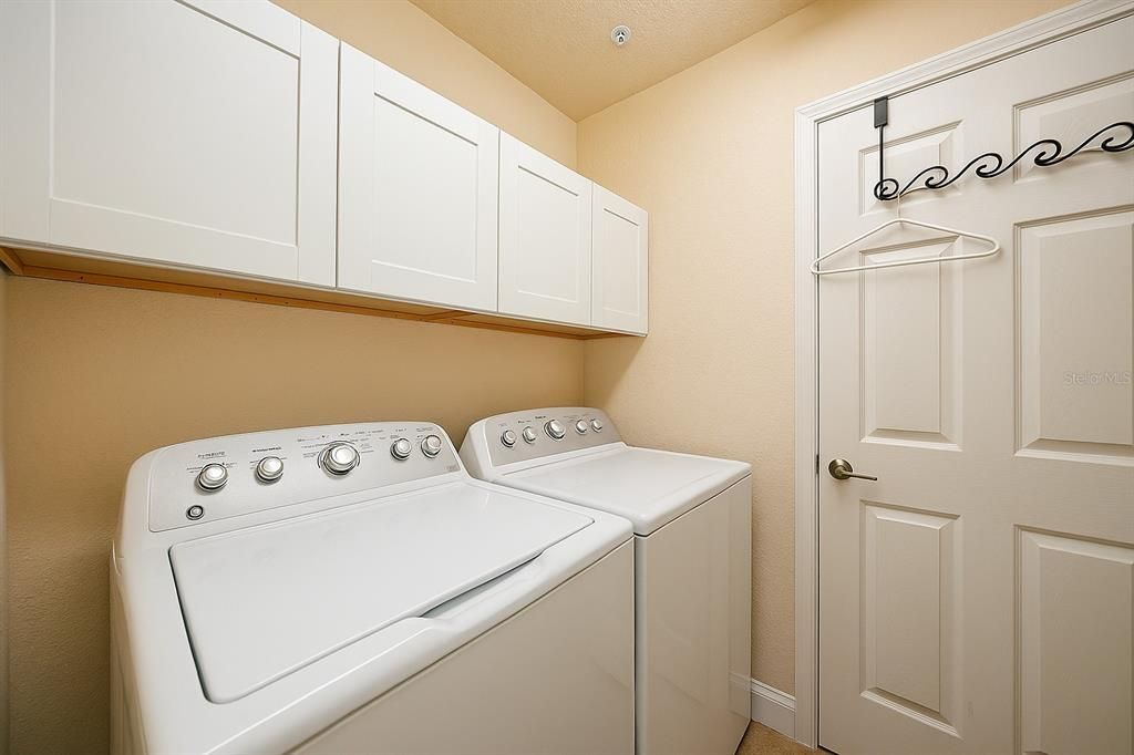 For Sale: $349,000 (3 beds, 2 baths, 1706 Square Feet)