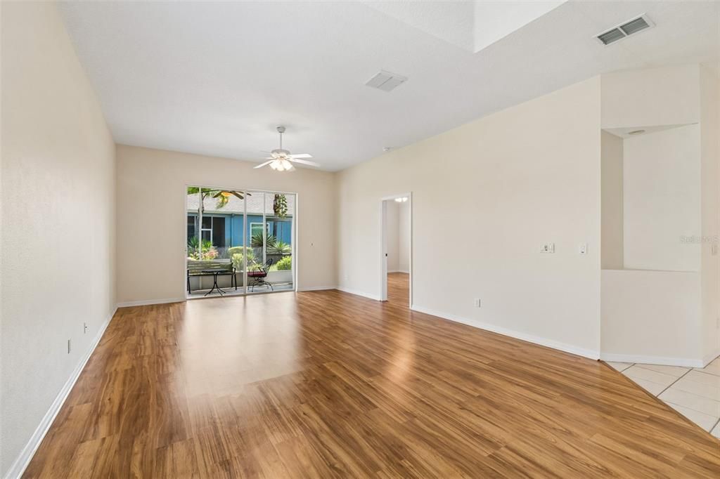 En Venta: $275,000 (3 camas, 2 baños, 1719 Pies cuadrados)