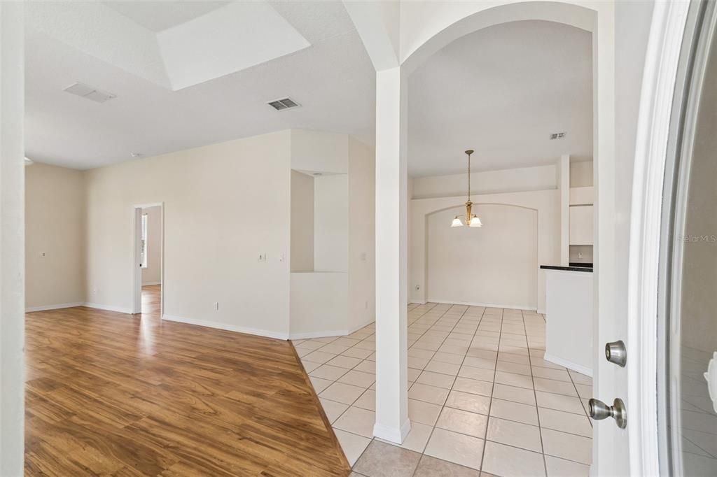 En Venta: $275,000 (3 camas, 2 baños, 1719 Pies cuadrados)