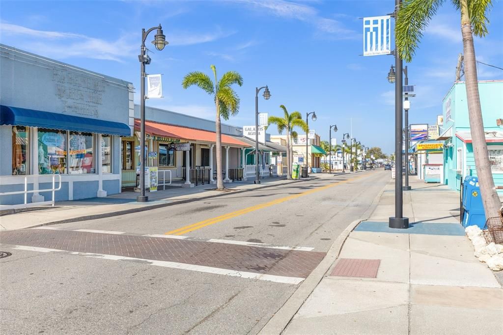 For Sale: $445,000 (3 beds, 2 baths, 1932 Square Feet)