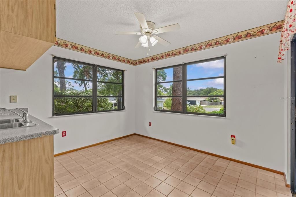 For Sale: $445,000 (3 beds, 2 baths, 1932 Square Feet)