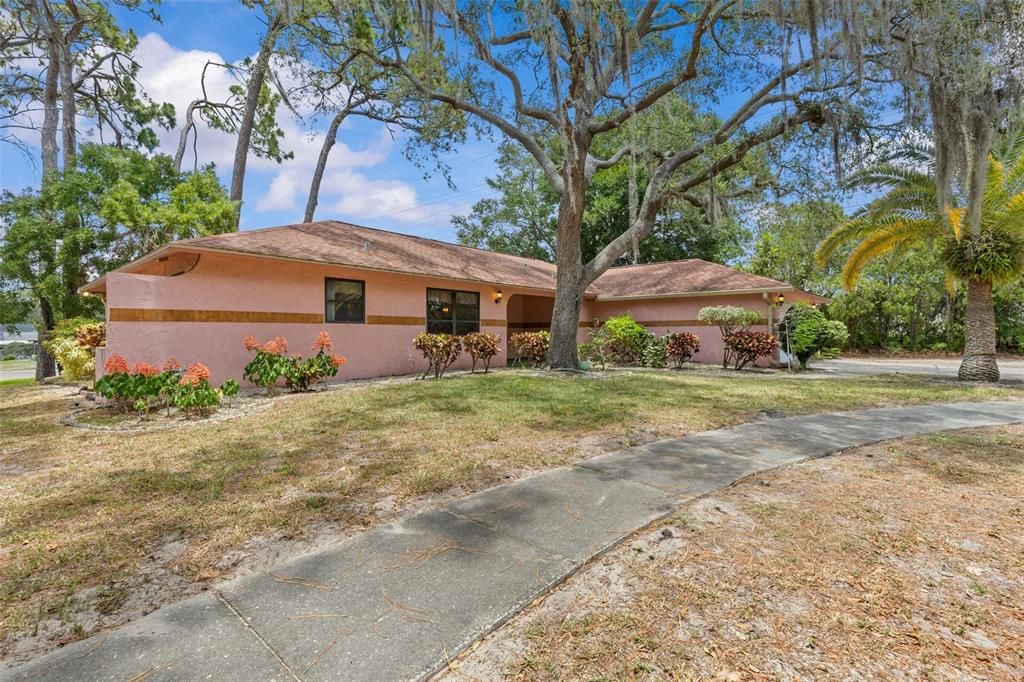 For Sale: $445,000 (3 beds, 2 baths, 1932 Square Feet)