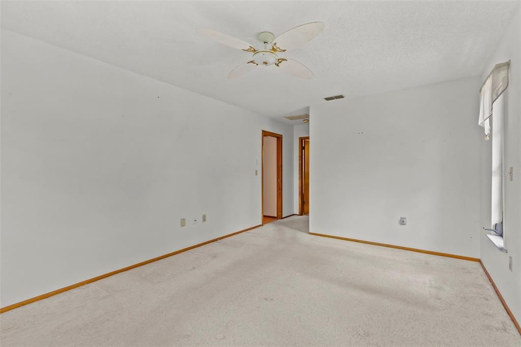 For Sale: $445,000 (3 beds, 2 baths, 1932 Square Feet)