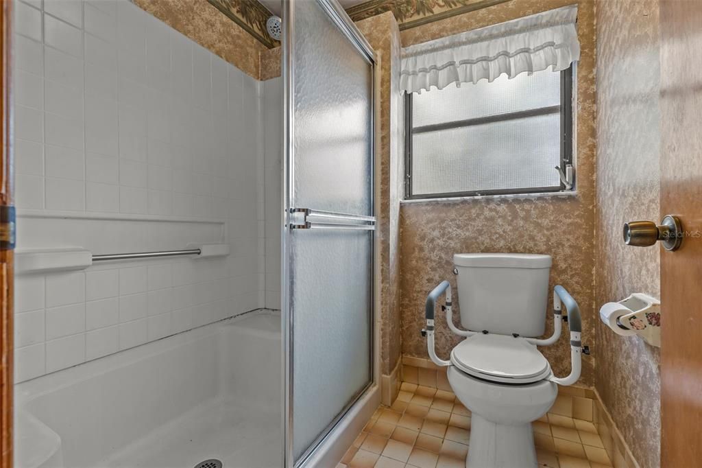 For Sale: $445,000 (3 beds, 2 baths, 1932 Square Feet)