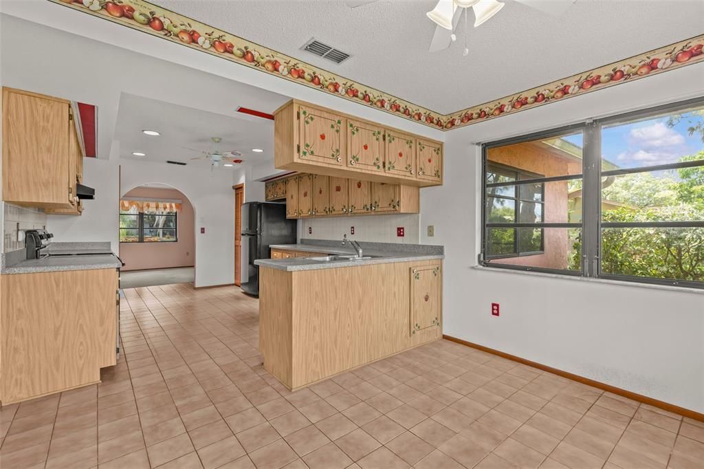 For Sale: $445,000 (3 beds, 2 baths, 1932 Square Feet)