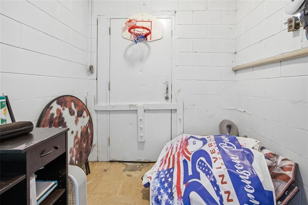 待售: $299,999 (0 贝兹, 0 浴室, 2021 平方英尺)
