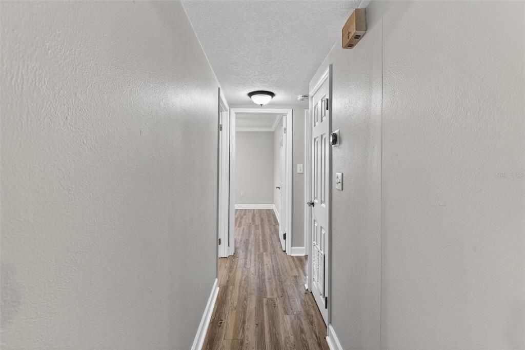 For Rent: $3,100 (5 beds, 2 baths, 1901 Square Feet)