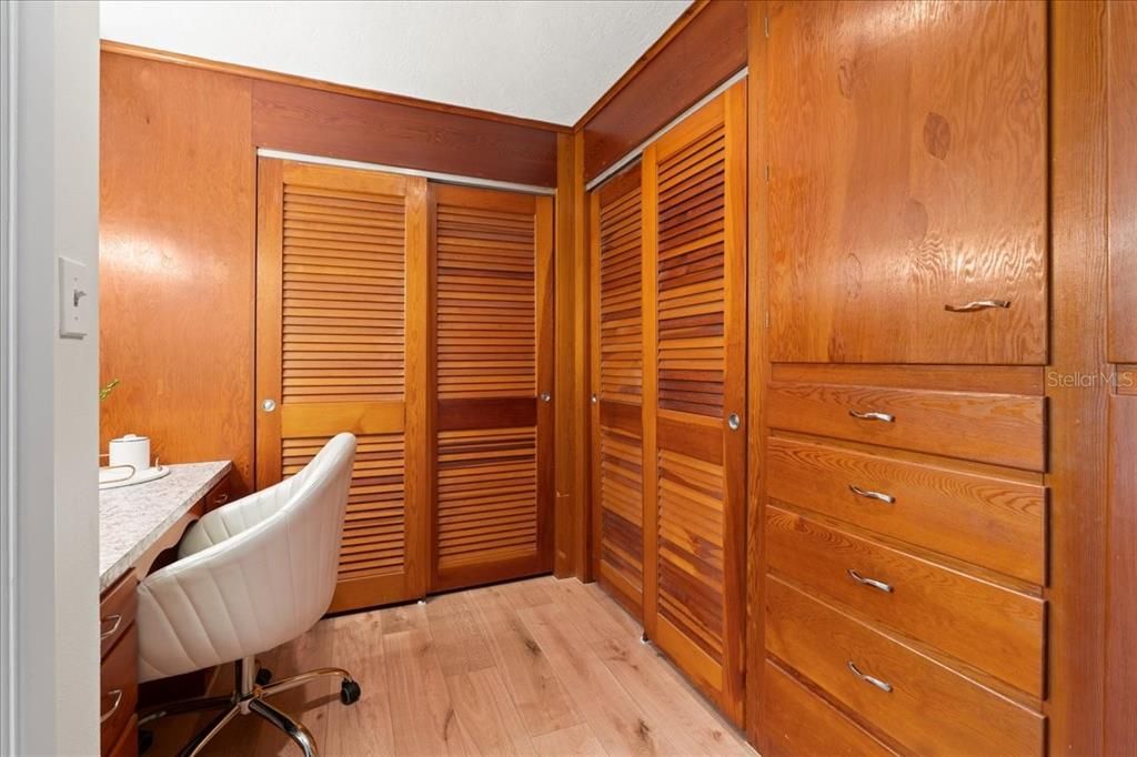 На продажу: $365,000 (3 спален, 2 ванн, 1908 Квадратных фут)