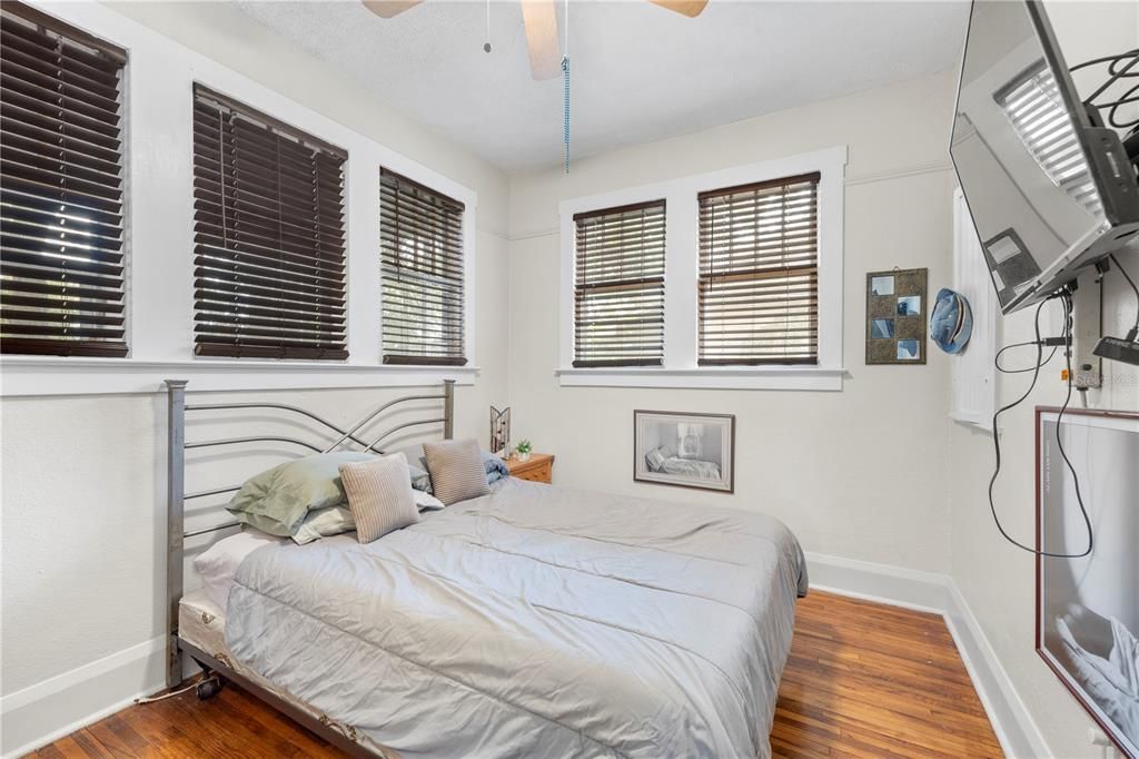 For Sale: $419,000 (3 beds, 1 baths, 1420 Square Feet)