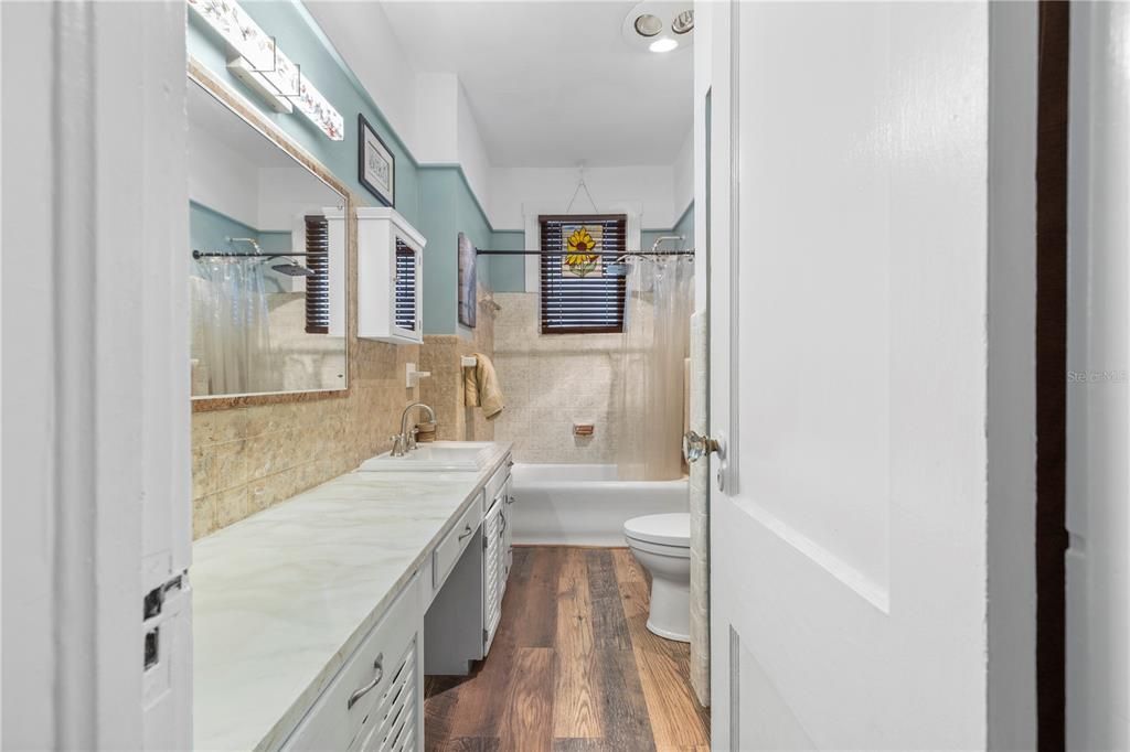 For Sale: $419,000 (3 beds, 1 baths, 1420 Square Feet)