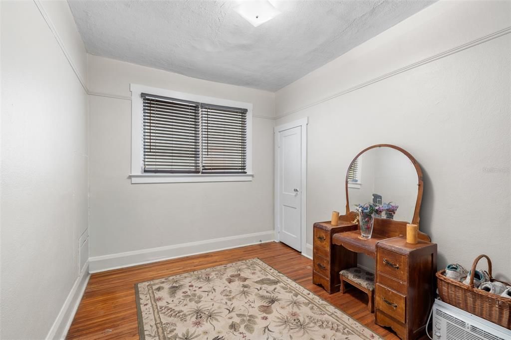 For Sale: $419,000 (3 beds, 1 baths, 1420 Square Feet)