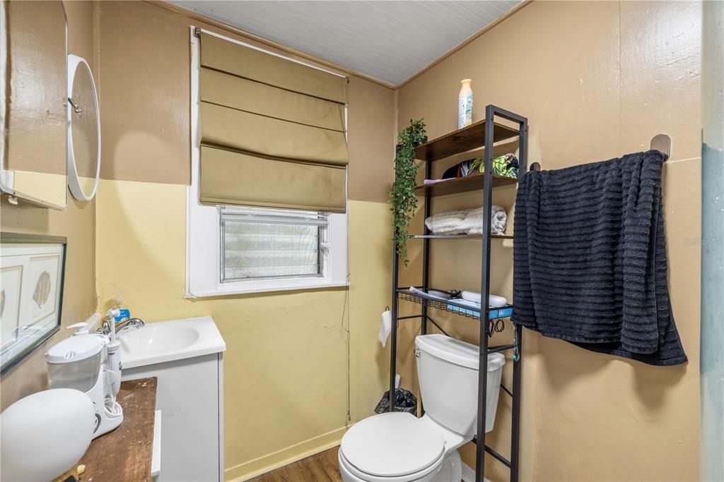 For Sale: $419,000 (3 beds, 1 baths, 1420 Square Feet)