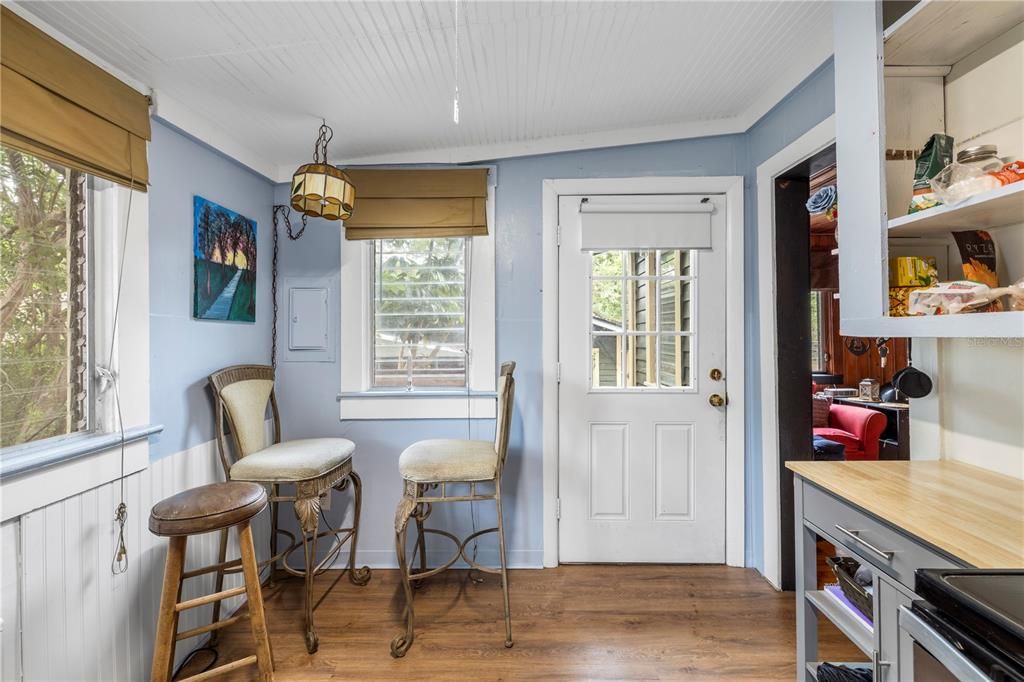 For Sale: $419,000 (3 beds, 1 baths, 1420 Square Feet)