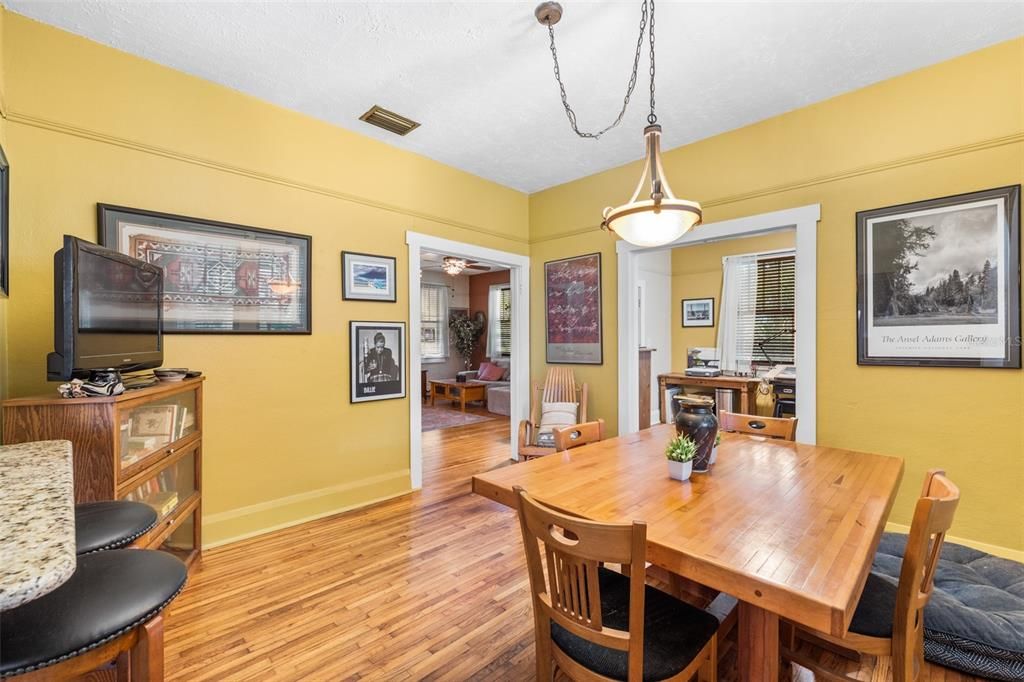 For Sale: $419,000 (3 beds, 1 baths, 1420 Square Feet)