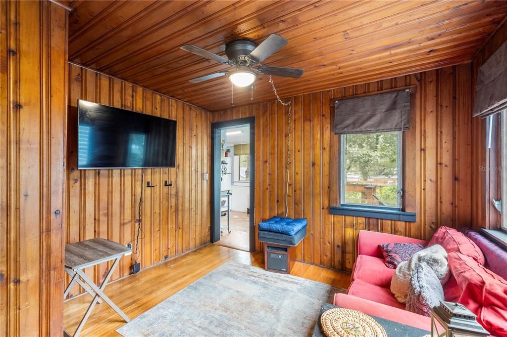 For Sale: $419,000 (3 beds, 1 baths, 1420 Square Feet)