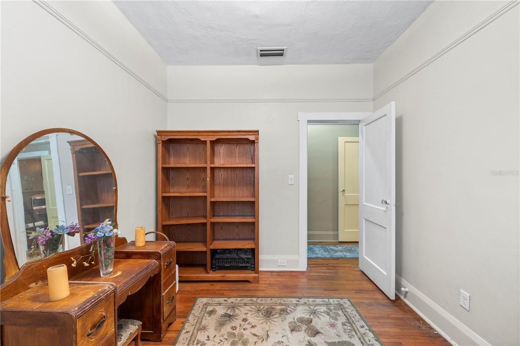 For Sale: $419,000 (3 beds, 1 baths, 1420 Square Feet)