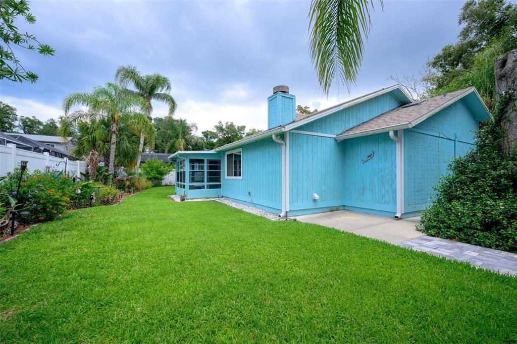 For Sale: $349,999 (3 beds, 2 baths, 1478 Square Feet)