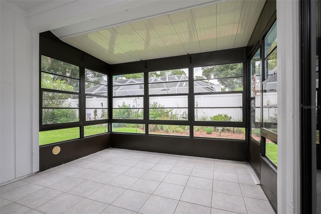 For Sale: $349,999 (3 beds, 2 baths, 1478 Square Feet)