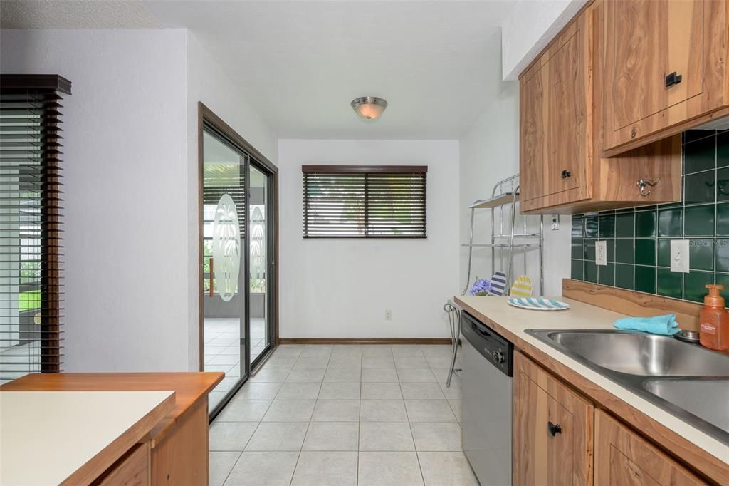 For Sale: $349,999 (3 beds, 2 baths, 1478 Square Feet)