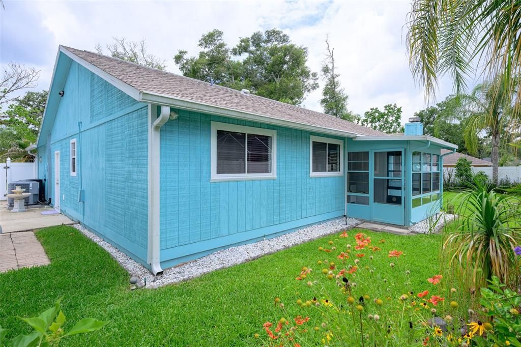For Sale: $349,999 (3 beds, 2 baths, 1478 Square Feet)