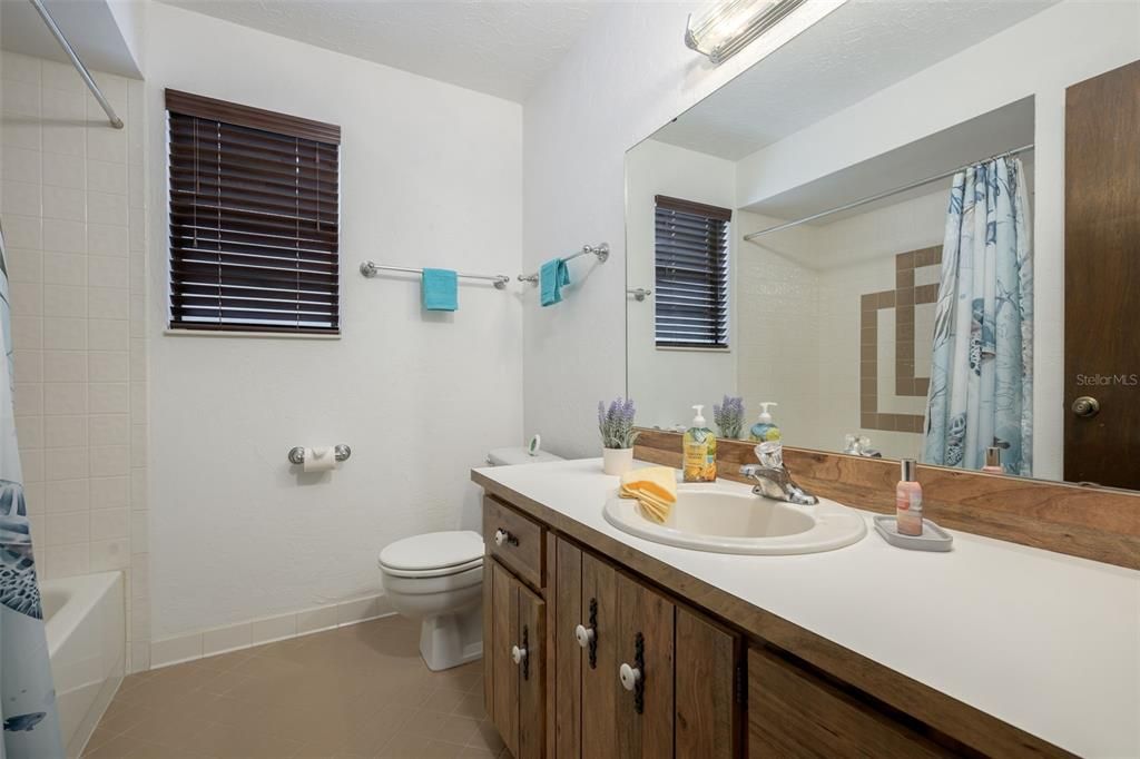 For Sale: $349,999 (3 beds, 2 baths, 1478 Square Feet)