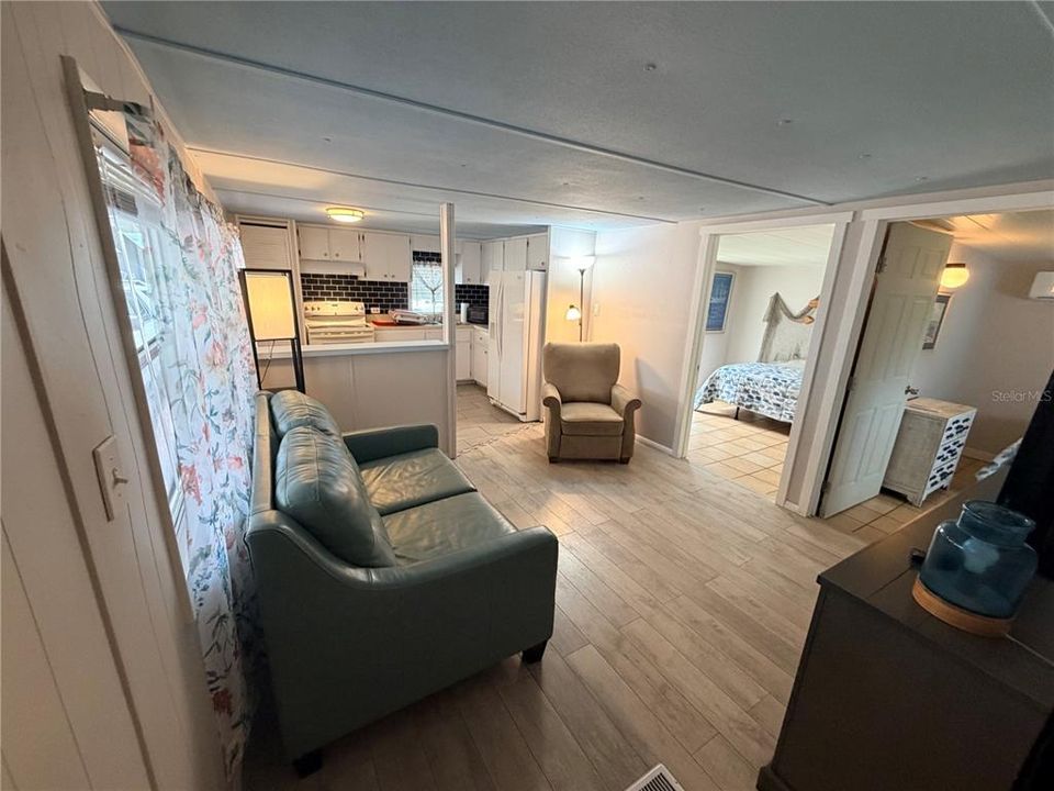 For Sale: $95,500 (3 beds, 1 baths, 610 Square Feet)