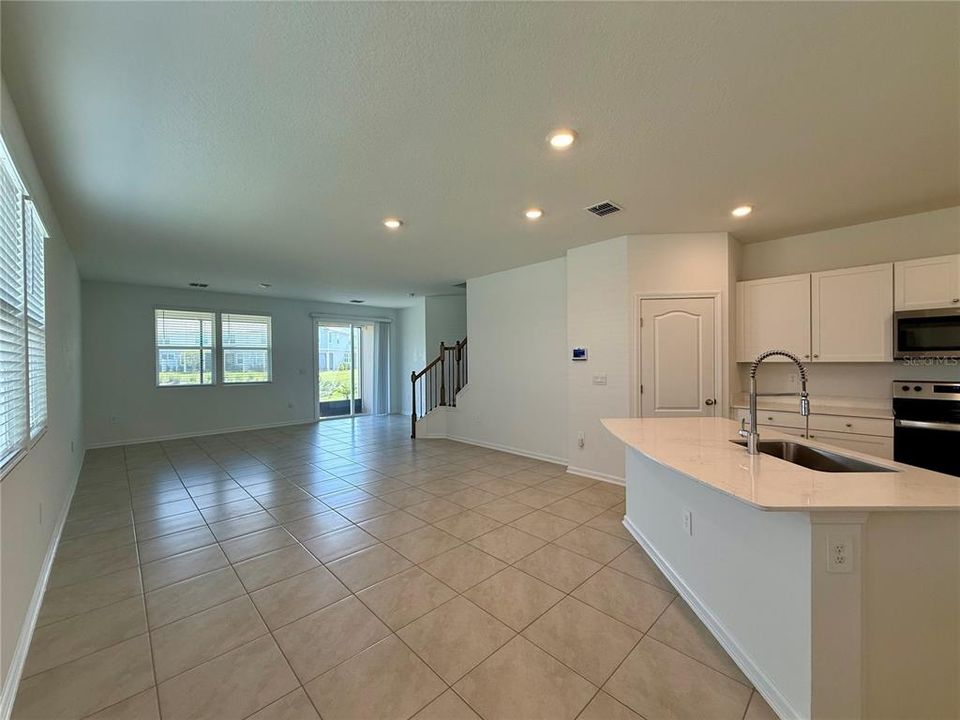 For Rent: $1,995 (3 beds, 2 baths, 1795 Square Feet)