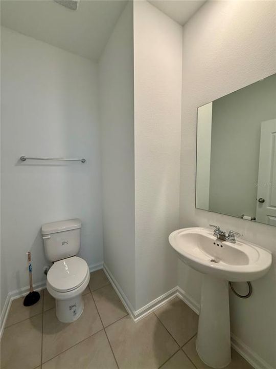 For Rent: $1,995 (3 beds, 2 baths, 1795 Square Feet)