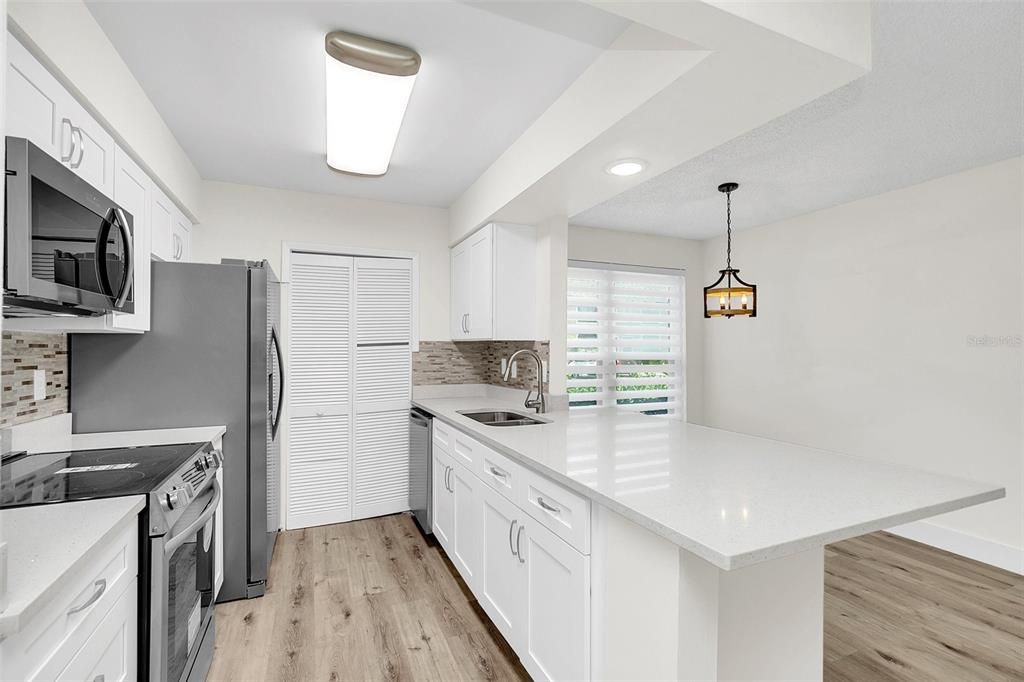For Rent: $2,200 (3 beds, 2 baths, 1078 Square Feet)