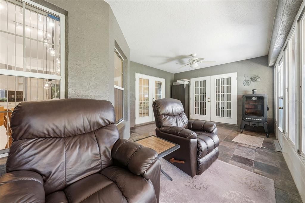 En Venta: $399,900 (3 camas, 2 baños, 1940 Pies cuadrados)