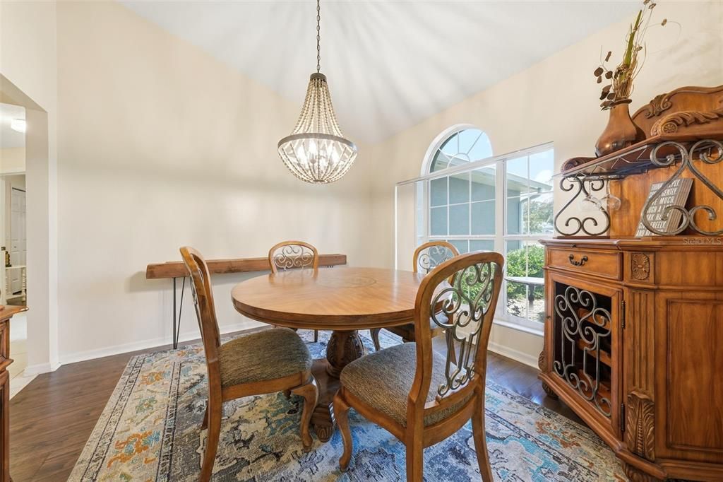 En Venta: $399,900 (3 camas, 2 baños, 1940 Pies cuadrados)