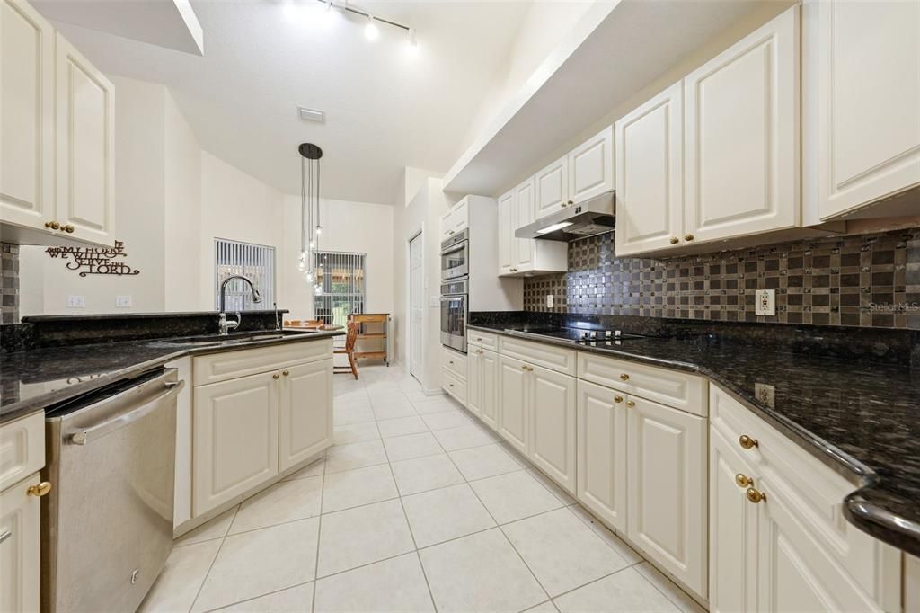 En Venta: $399,900 (3 camas, 2 baños, 1940 Pies cuadrados)