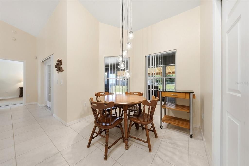 En Venta: $399,900 (3 camas, 2 baños, 1940 Pies cuadrados)