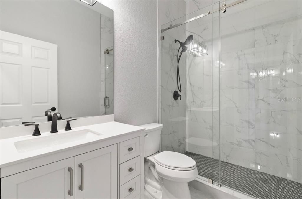 For Rent: $1,950 (3 beds, 2 baths, 1810 Square Feet)