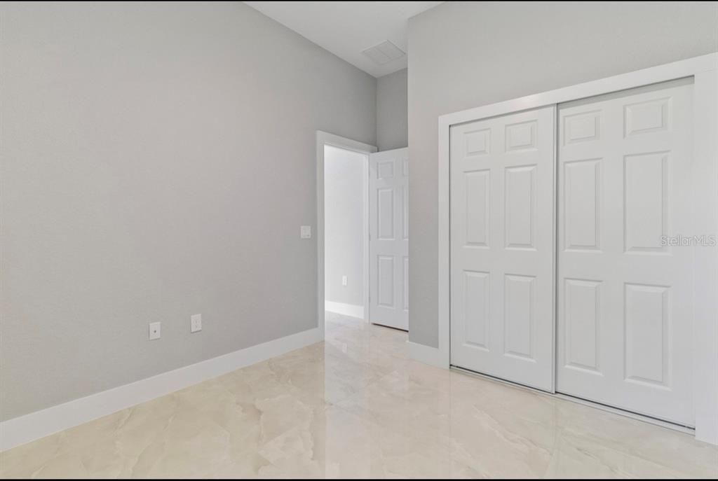 For Rent: $1,950 (3 beds, 2 baths, 1810 Square Feet)