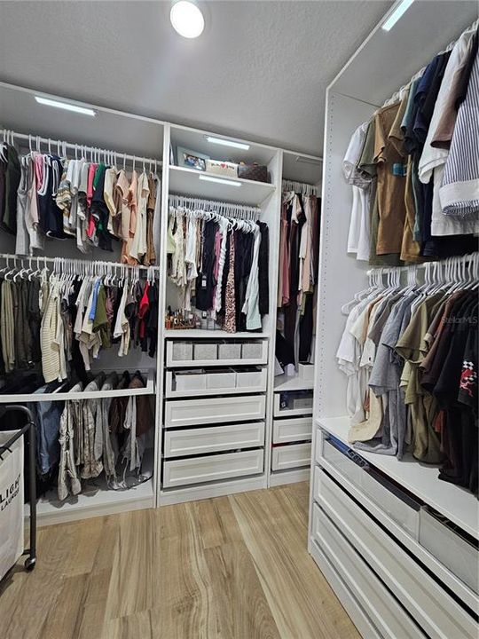 В аренду: $2,400 (3 спален, 2 ванн, 1561 Квадратных фут)