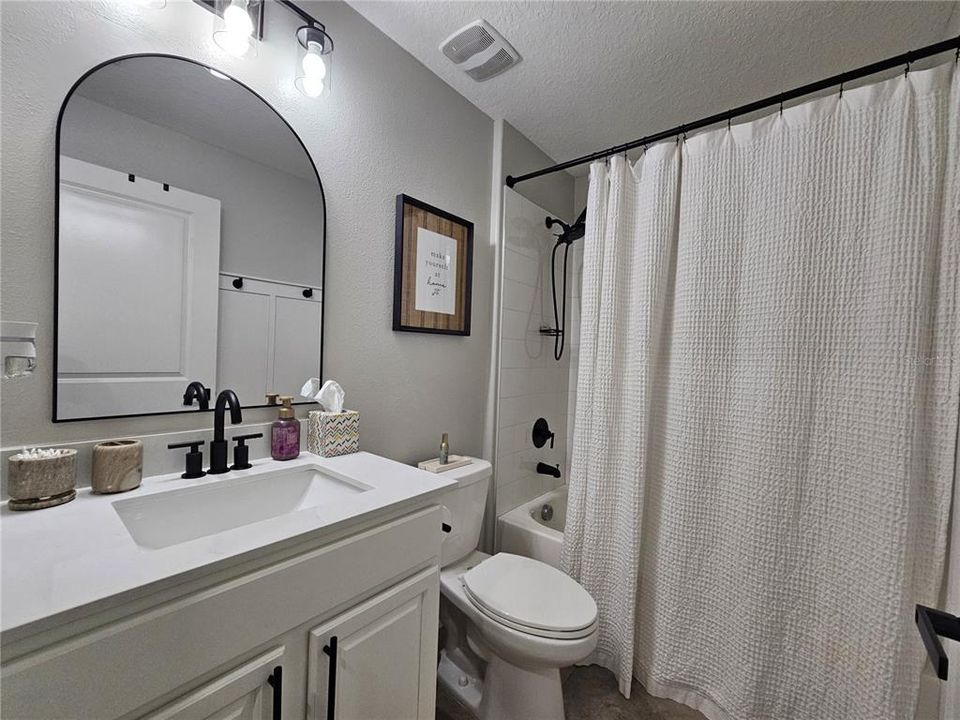 В аренду: $2,400 (3 спален, 2 ванн, 1561 Квадратных фут)