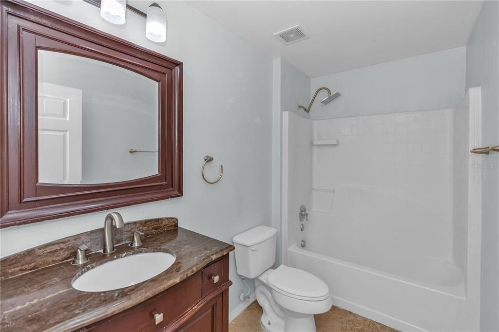 : $389,999 (4 спален, 2 ванн, 2201 Квадратных фут)