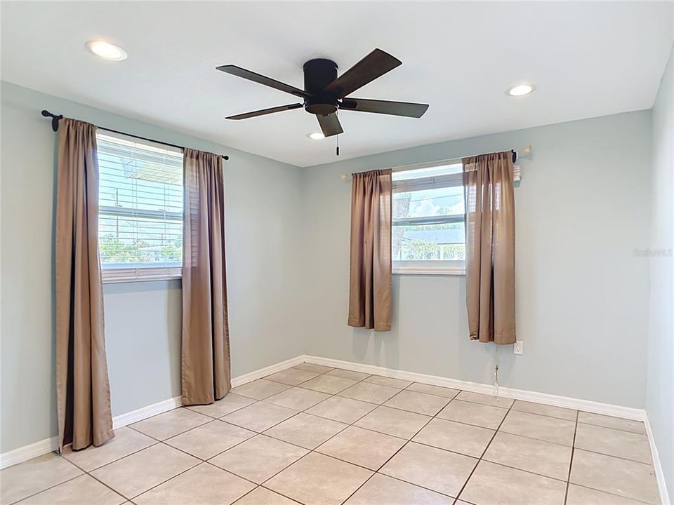 En Venta: $219,000 (3 camas, 2 baños, 1378 Pies cuadrados)