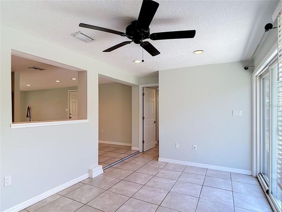 En Venta: $219,000 (3 camas, 2 baños, 1378 Pies cuadrados)
