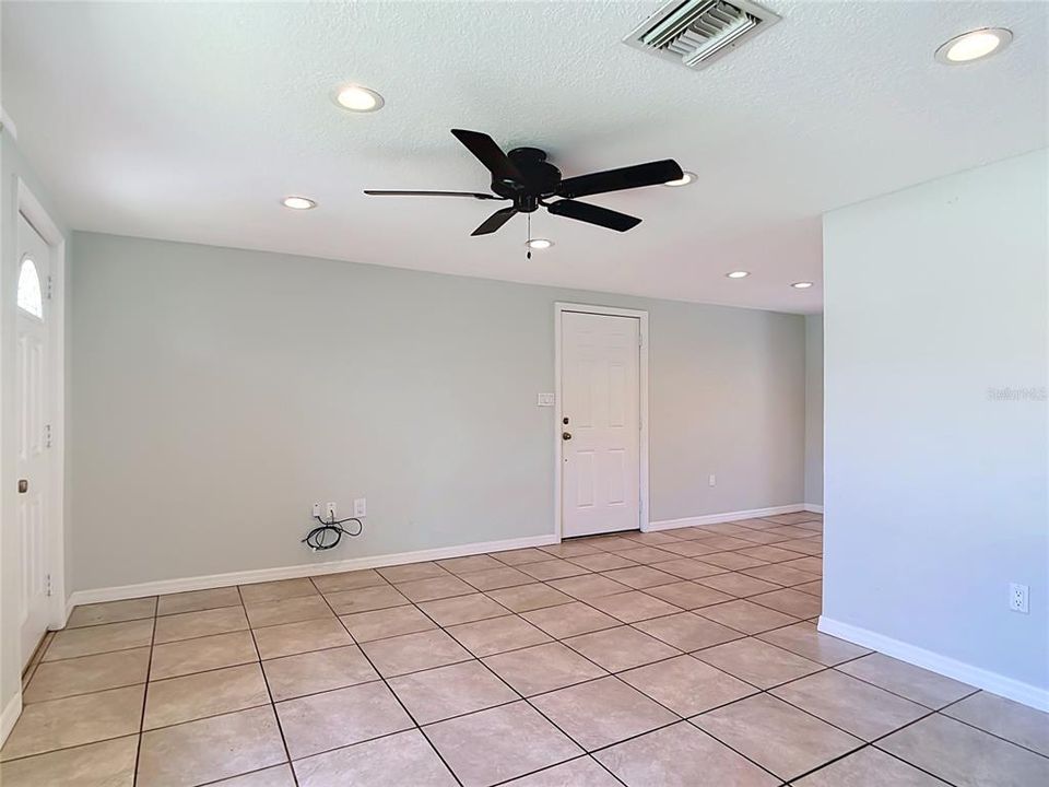 En Venta: $219,000 (3 camas, 2 baños, 1378 Pies cuadrados)