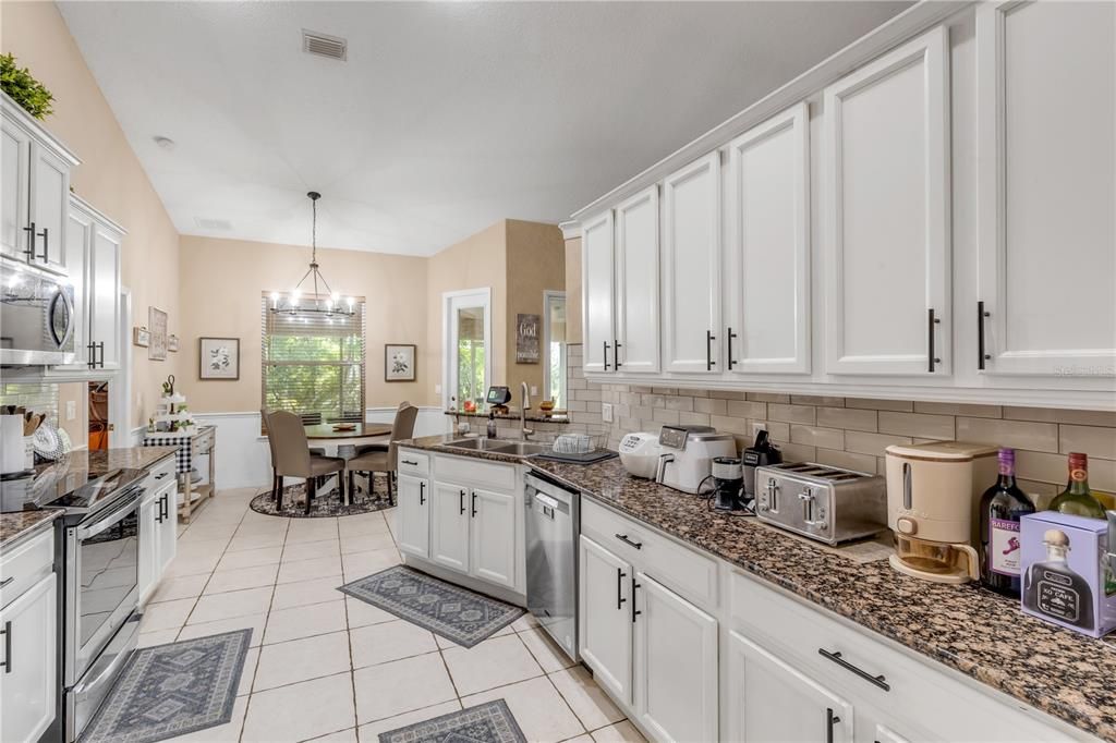 For Sale: $495,000 (4 beds, 2 baths, 2552 Square Feet)
