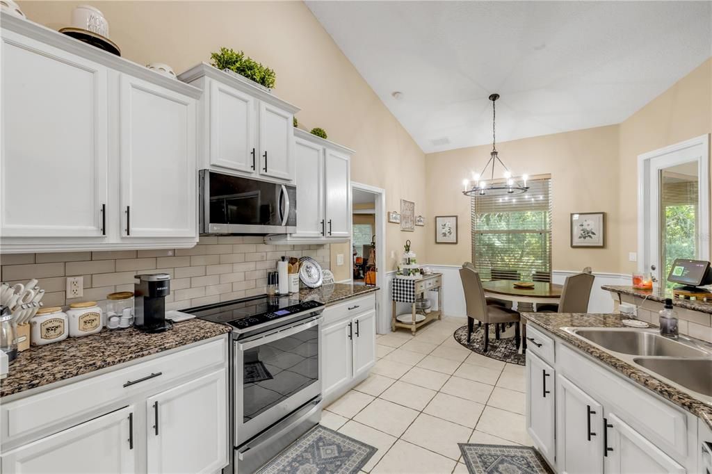 For Sale: $495,000 (4 beds, 2 baths, 2552 Square Feet)