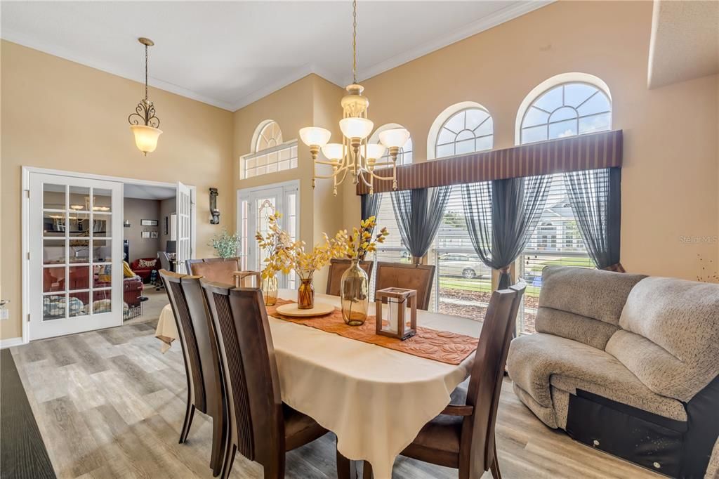 For Sale: $495,000 (4 beds, 2 baths, 2552 Square Feet)