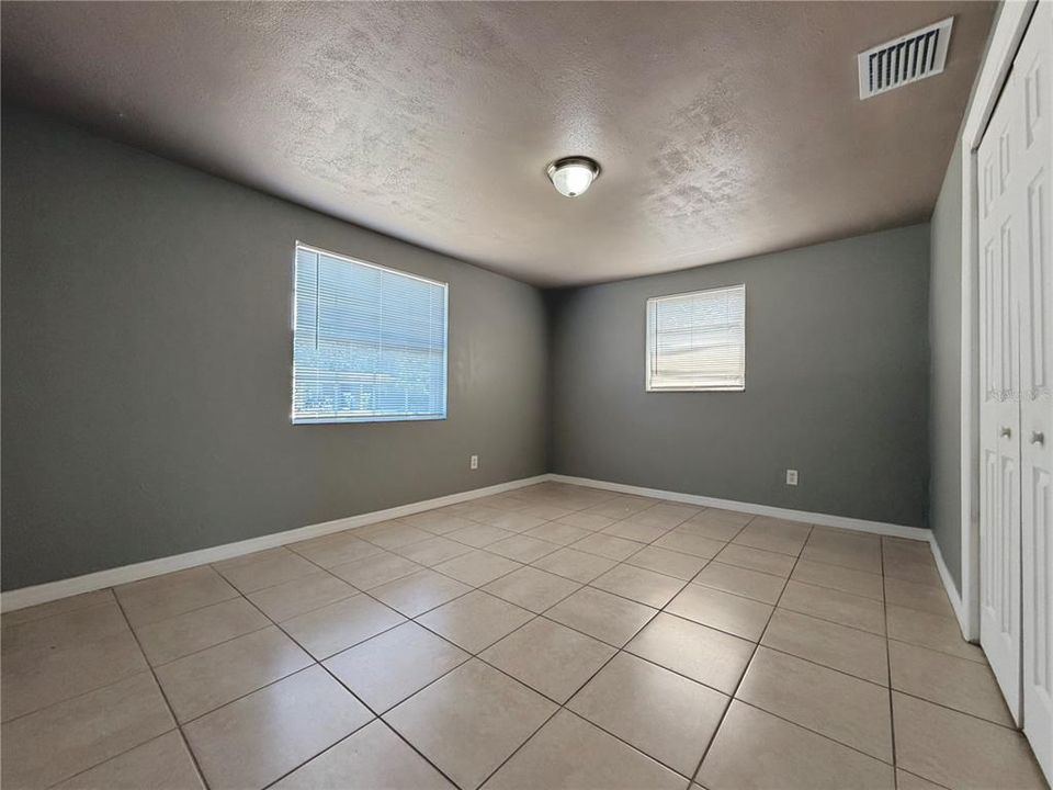For Rent: $1,650 (2 beds, 1 baths, 1276 Square Feet)