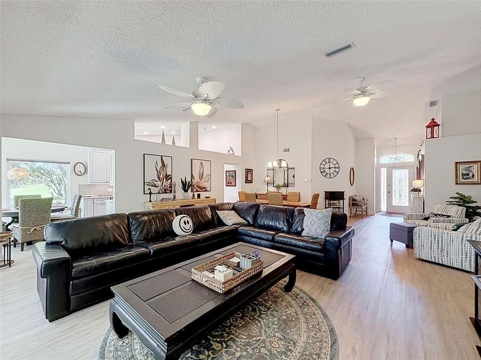 For Rent: $3,000 (2 beds, 2 baths, 2072 Square Feet)