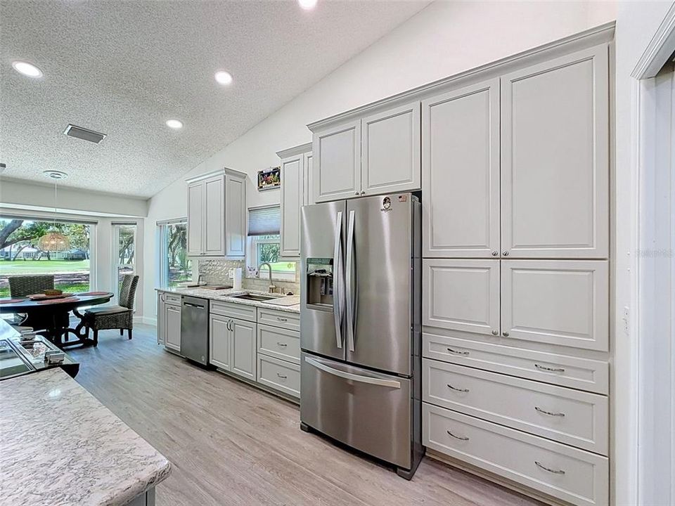 For Rent: $3,000 (2 beds, 2 baths, 2072 Square Feet)